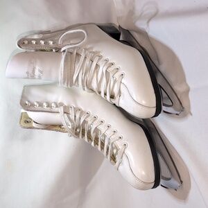 CCM White Women's Figure Skating Shoes